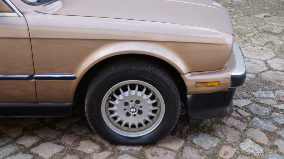 1988 BMW E30 325i - 170 koní / automat - 9