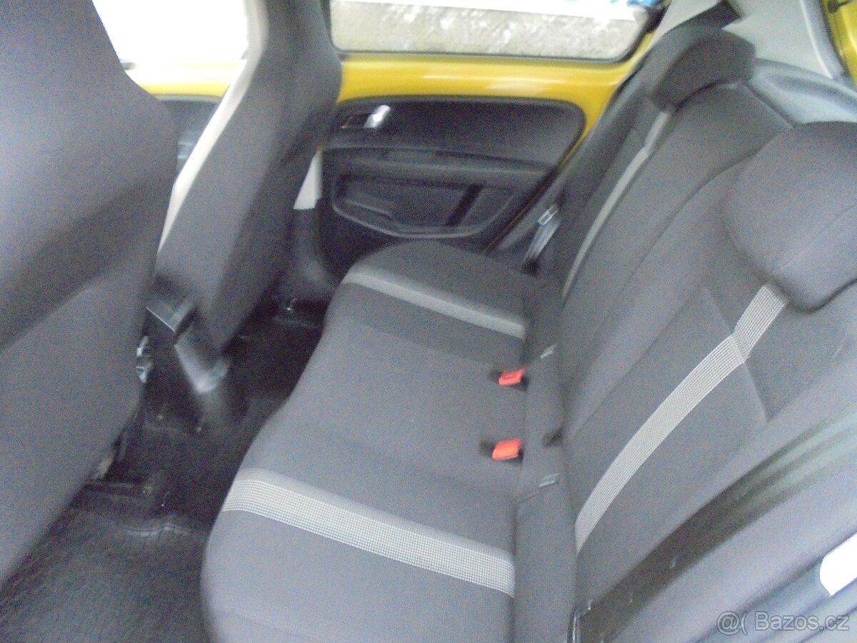 Volkswagen E- UP - 9