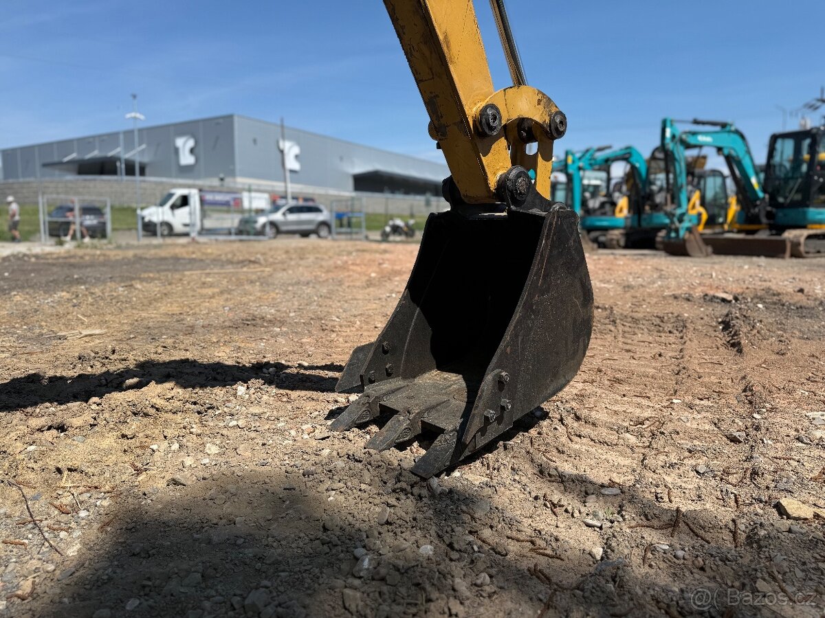 CATERPILLAR 303E - 9