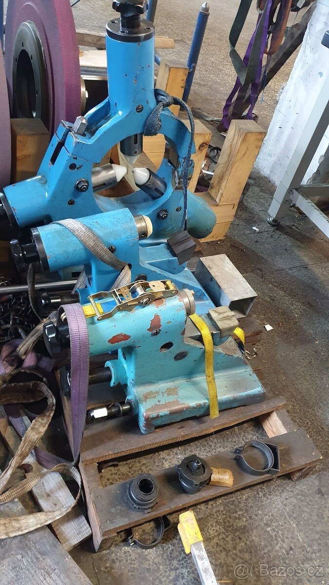 TOS Hostivař BUA E 63/3000 CNC - Bruska Hrotová - 9