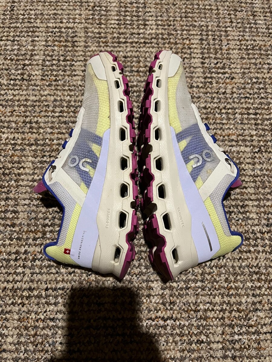 On Running, model Cloudvista, velikost 38 - 9