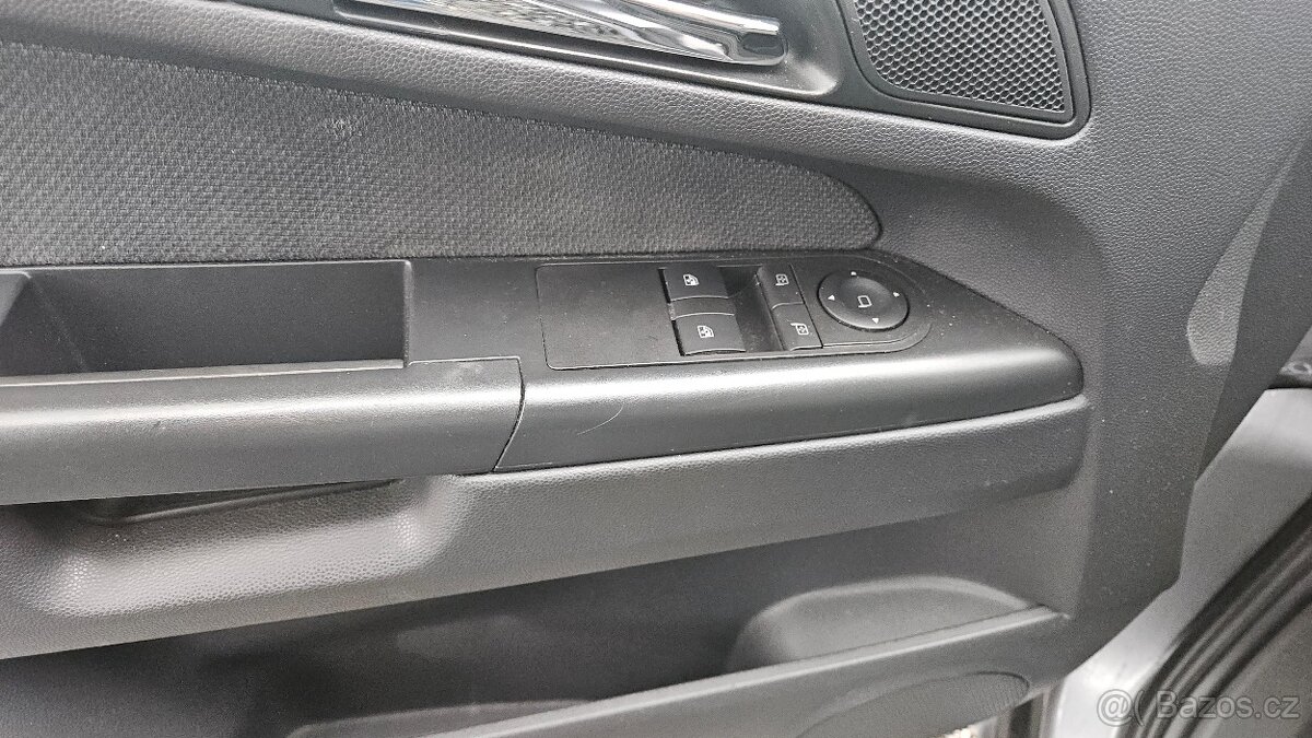 OPEL ZAFIRA 1,9 CDTI 7 Míst - 9
