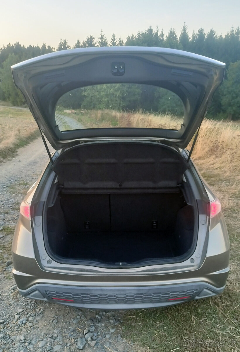 Honda Civic 1.4 5D - 9