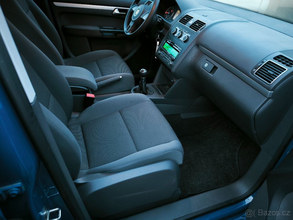 Touran 1.2 TSi 16V, xenony, led denní svícení,klima,132t.km - 9