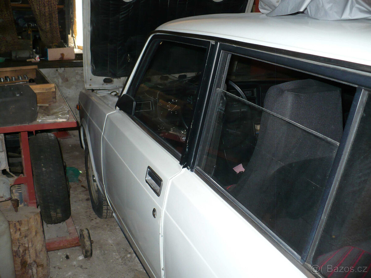LADA 21044 - 9