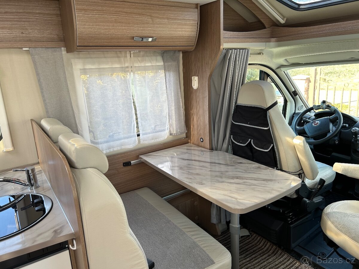 Obytné auto Carado - 9