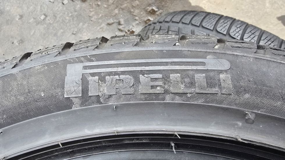 Zimní pneu 245/45/19 Pirelli - 9