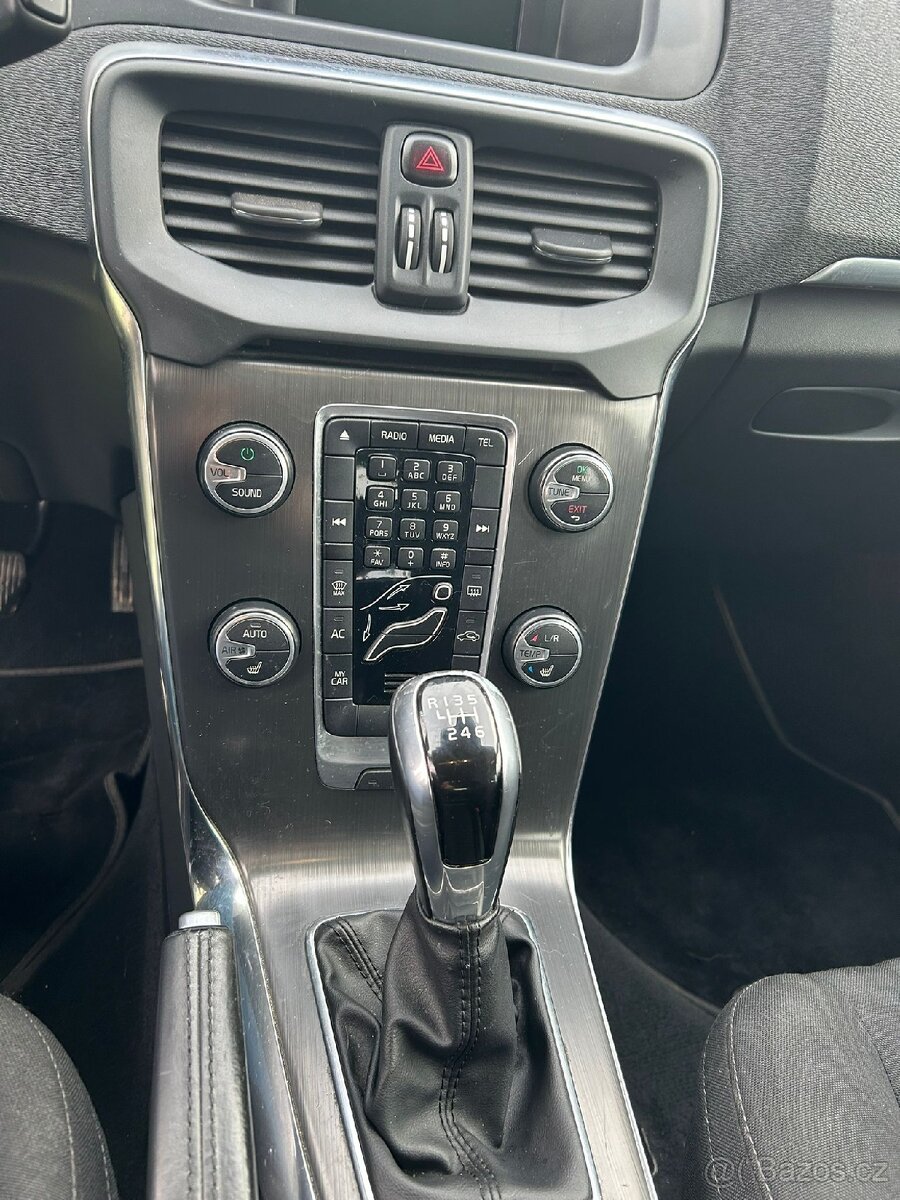 Volvo V40 1.6D D4 85kW - 9