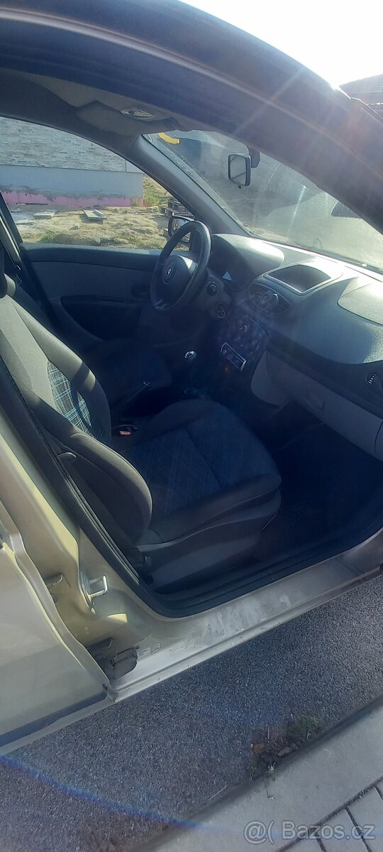 Renault Clio 1.4i benzin - 9