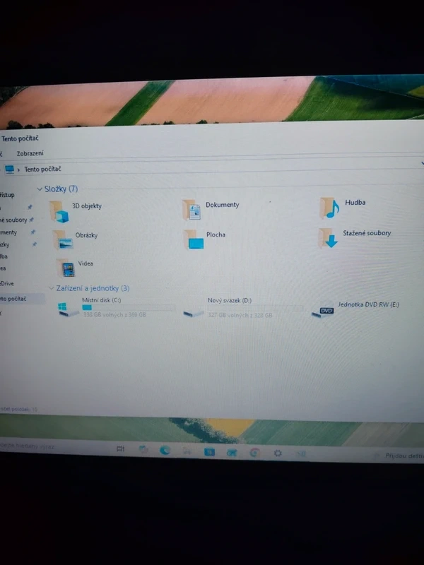 Notebook značky Lenovo - 9