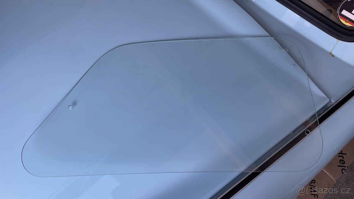 Prodám boční výklopná okna Trabant + nové panty - 9