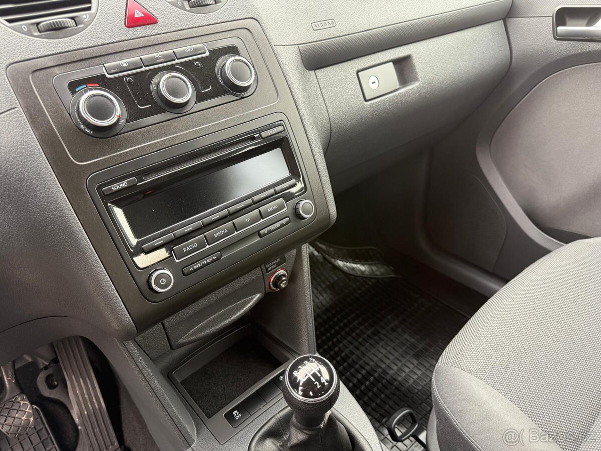 Volkswagen Caddy 1.6 TDI 75kW rok 2013 - 9