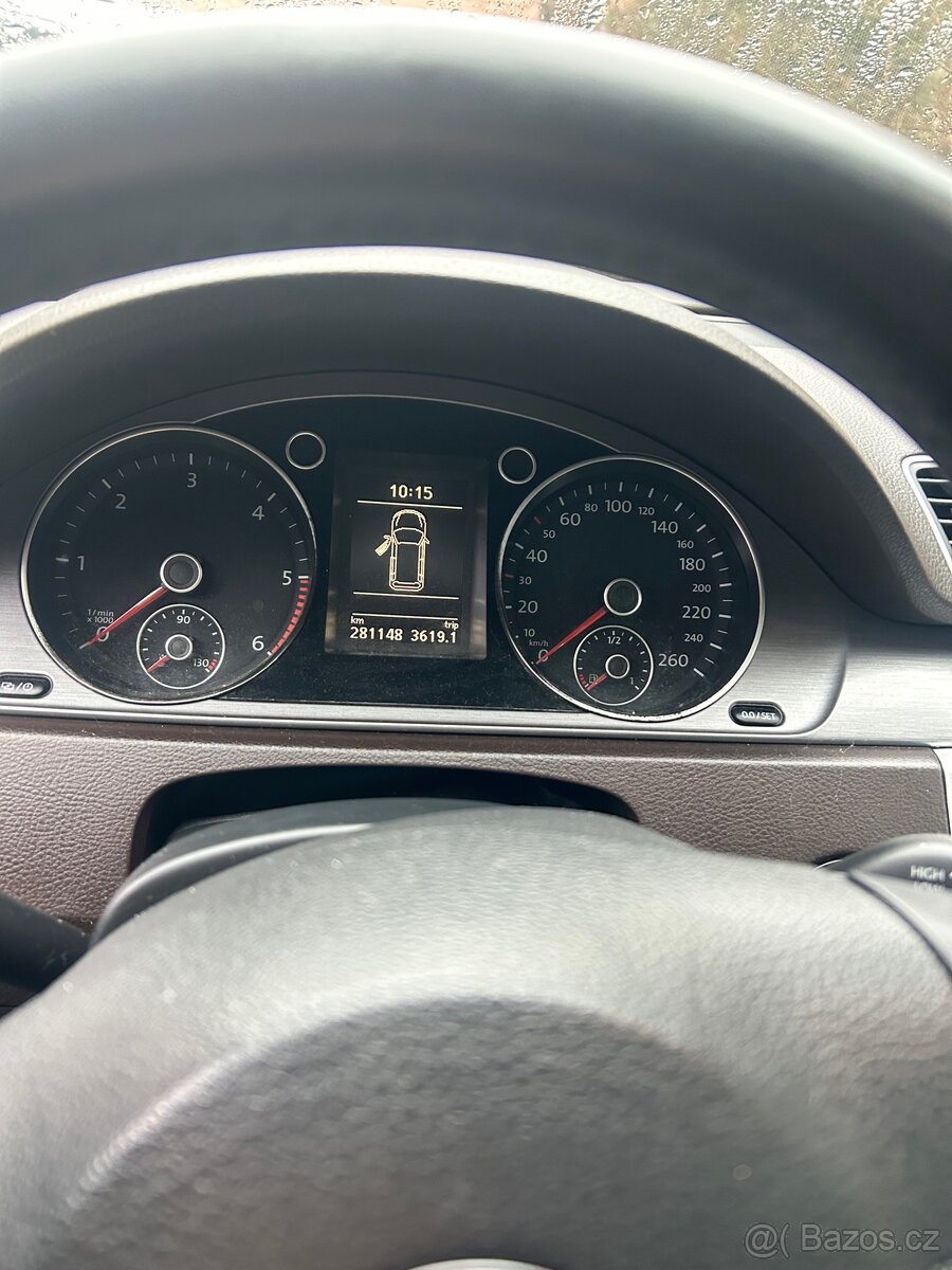 Passat b7 2014 2.0tdi 130kw tmavě hnědý interiér - 9