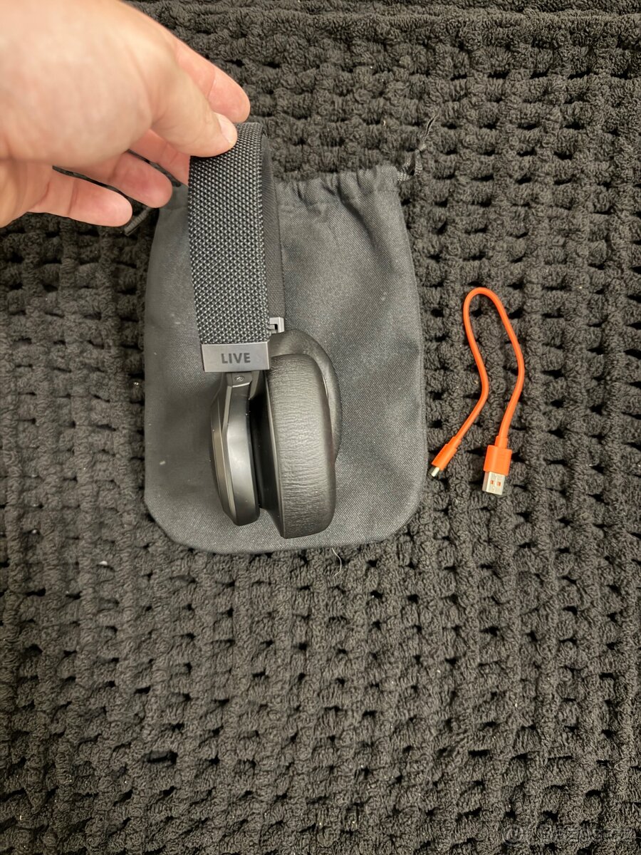 Sluchátka JBL Live 770NC - 9