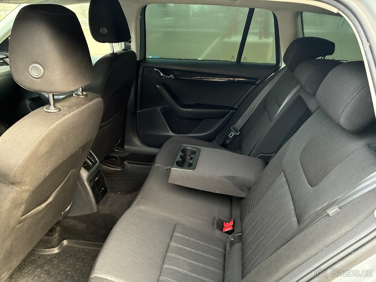Škoda Octavia 2.0TSI 140kW AUTOMAT STYLE DPH - 9