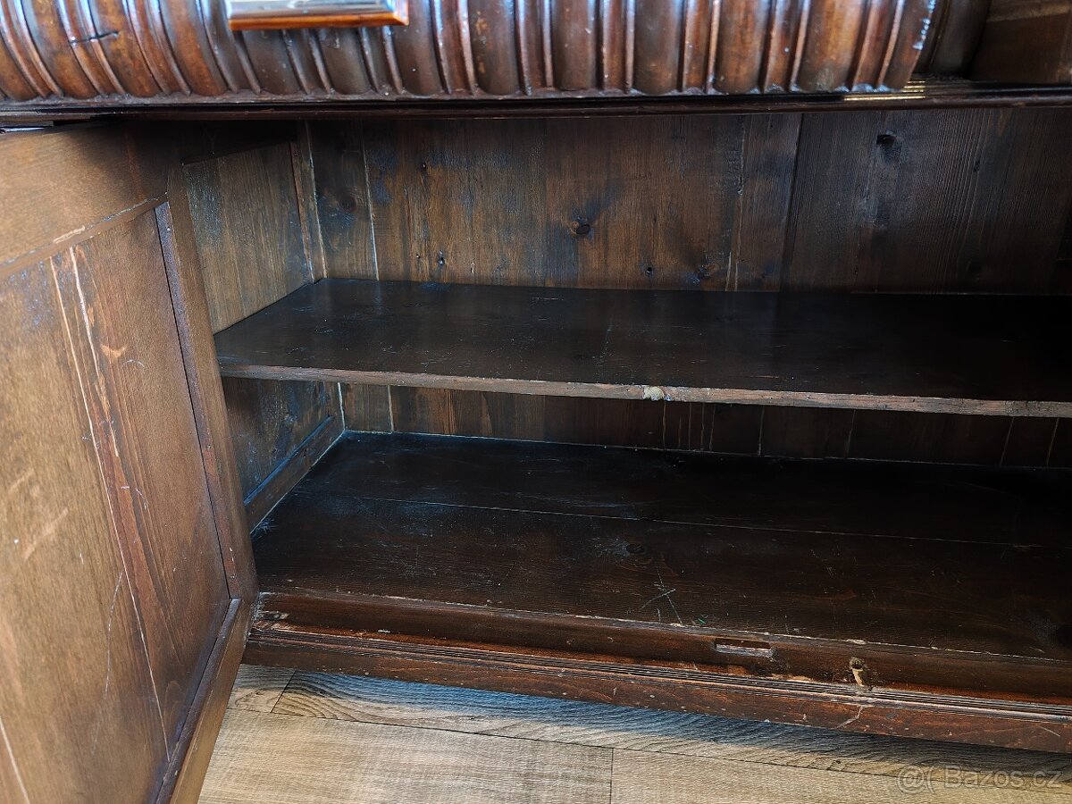 Starožitný příborník - 9