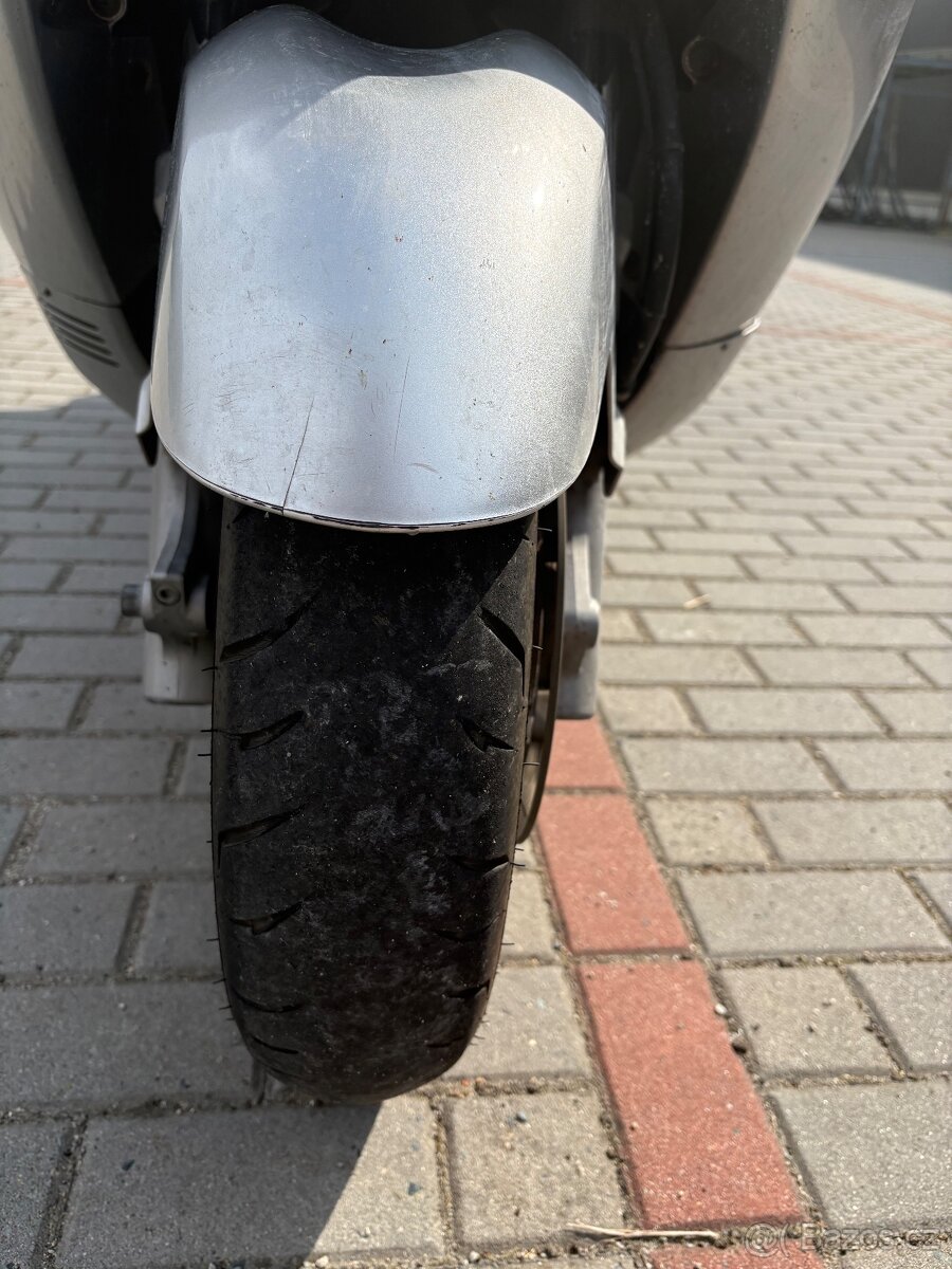 Suzuki Burgman 400 - 9