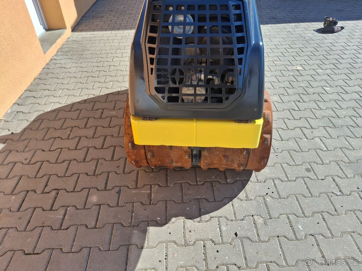 Vibrační válec ježkový Bomag BMP8500 - 9