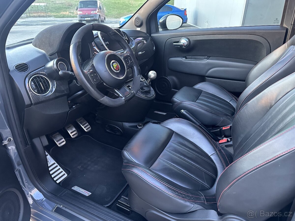 ABARTH 695 36000KM AKRAPOVIČ PRAVIDELNÝ SERVIS TOP STAV - 9