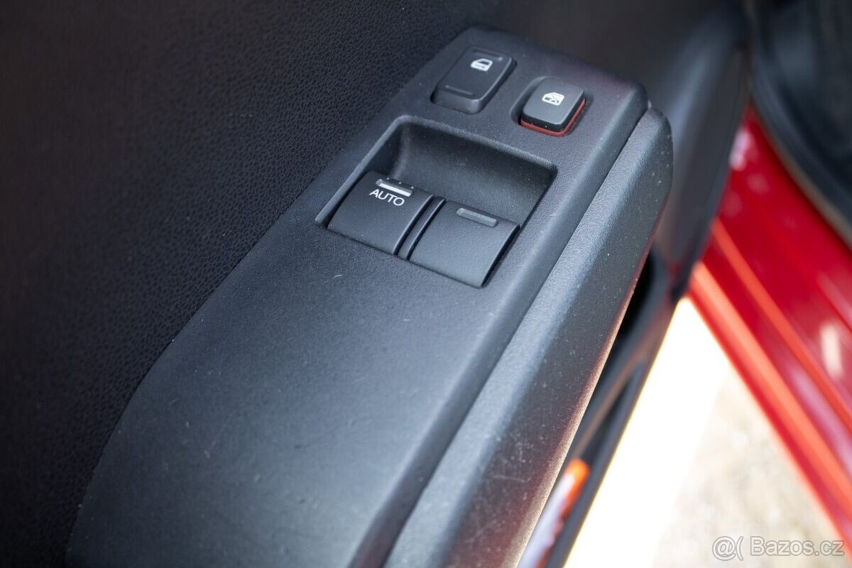 Honda Jazz 1.2 i-VTEC / 66kW / M5 / 2012 - 9