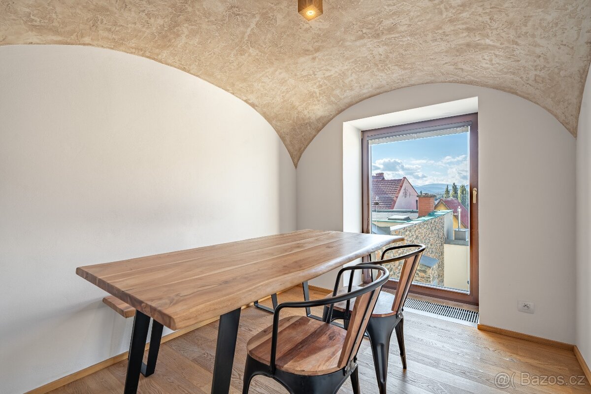 Pronájem bytu 2+kk 84 m² + 40 m² terasa - 9