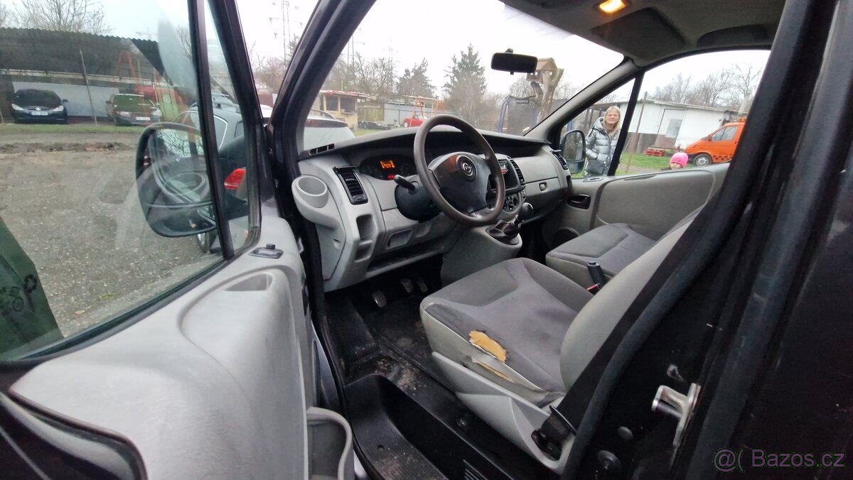 Opel Vivaro 2.0 nafta 66kw, r.v. 2007, km 283800. 6 míst k s - 9
