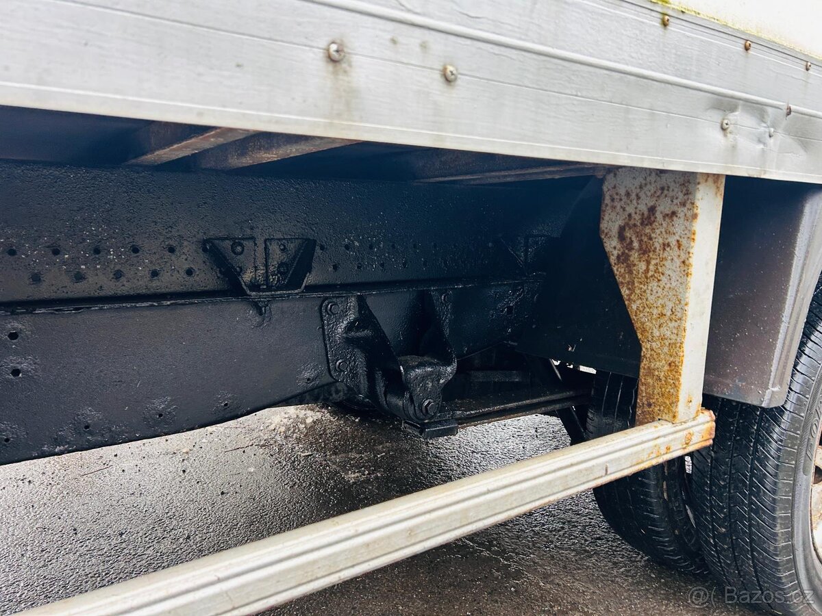 Ford Tranzit 2,4 TDCI Skříň - 9