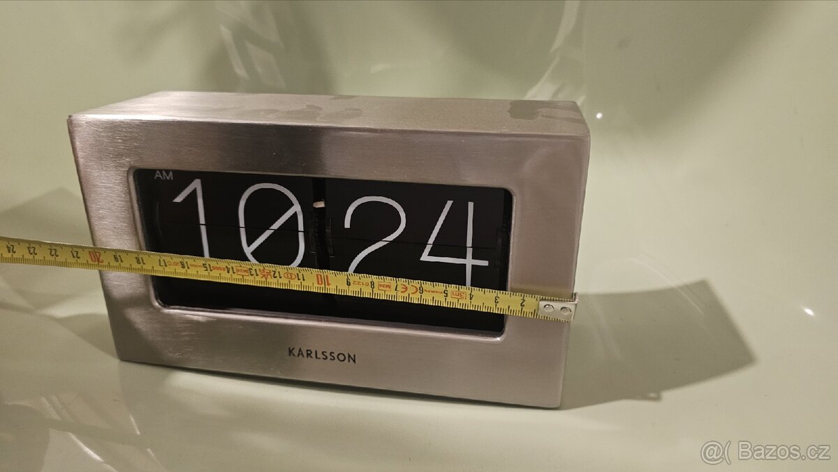 Překlápěcí hodiny Karlsson Boxed Flip
- 9