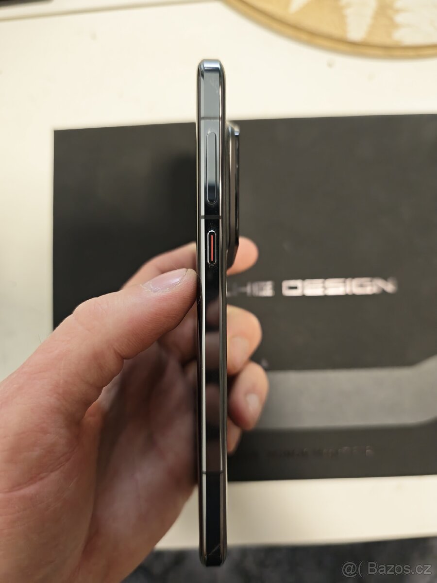 Honor Magic 7 RSR PORSCHE DESIGN - 9