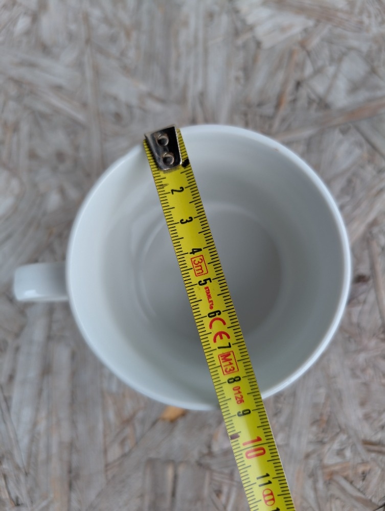 Retro porcelánový hrnek, čertíci. - 9