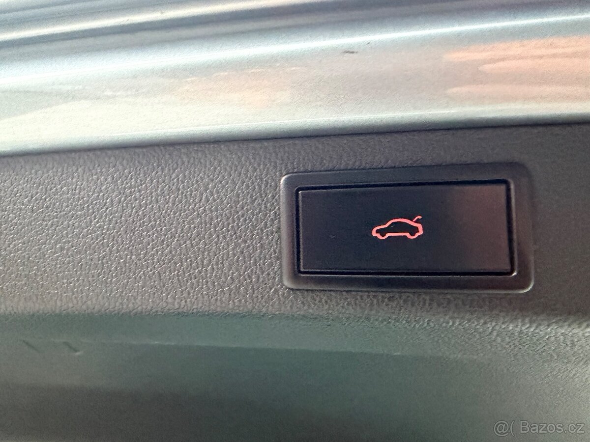 ŠKODA SUPERB SPORTLINE 2.0TSI 140KW TAŽNÉ cockpit m2021 - 9