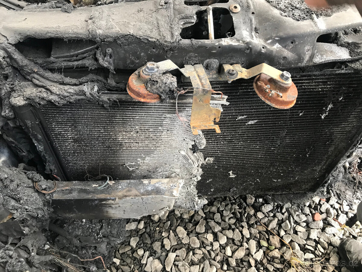 Audi A8 2015 4,2TDI LONG 4x4 283kW - DILY, zapalena - 9