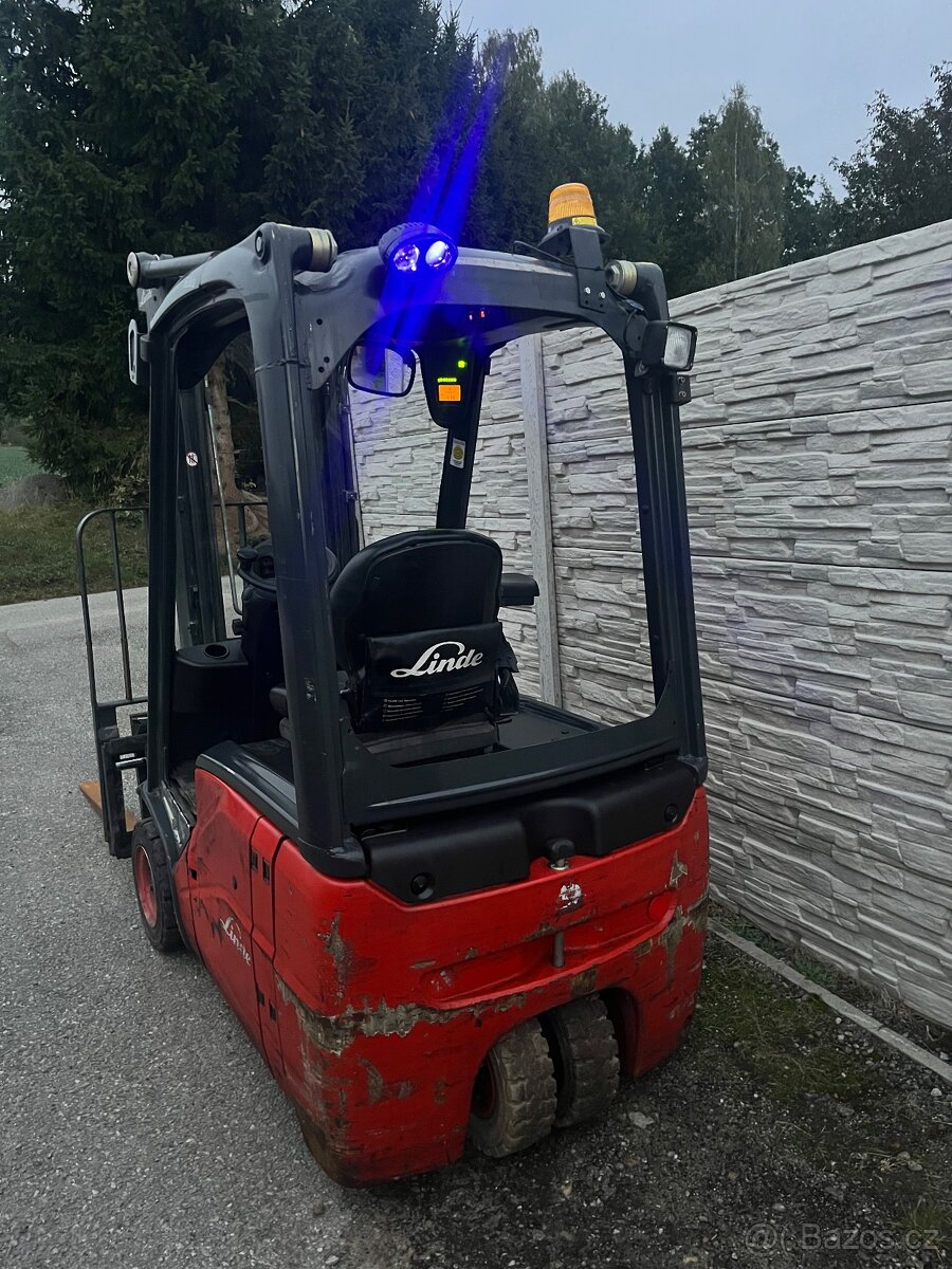 Vysokozdvižný vozík Linde E15-01 386 - 9