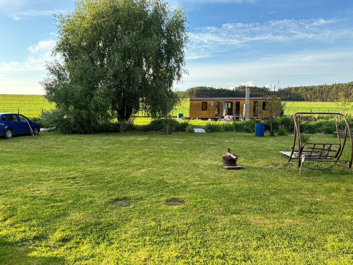 Zahrada s karavanem u Plzně - 9