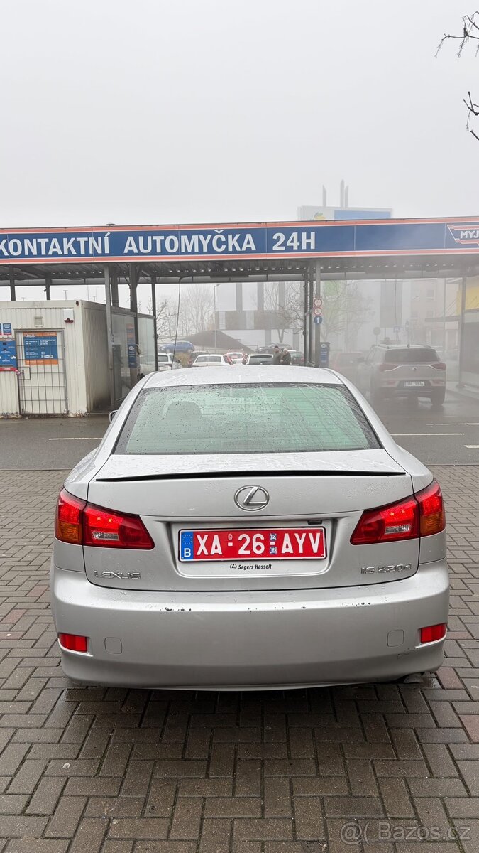 Lexus is220d - 9
