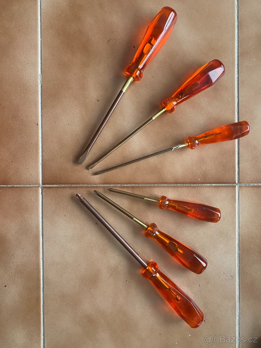 Profesionální sada nejiskřivého nářadí v kufru - 9