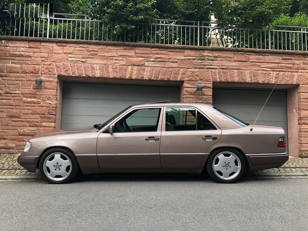 MERCEDES-BENZ 124 142KW - 9