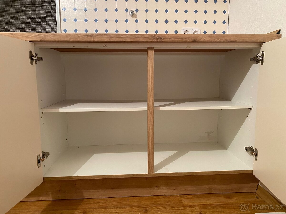 Moderní kuchyňská linka bez spotřebičů - 9