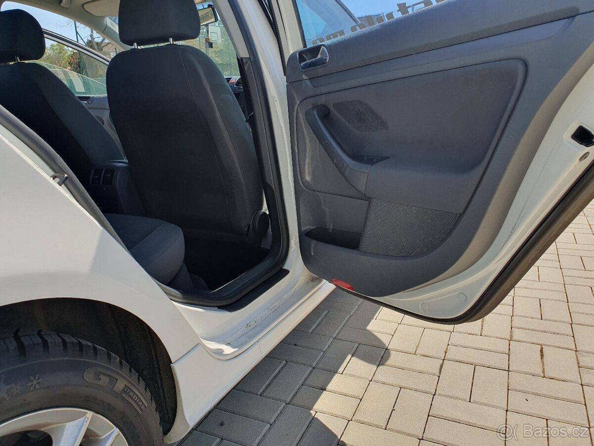 Vw Golf 1.6 mpi nová stk - 9