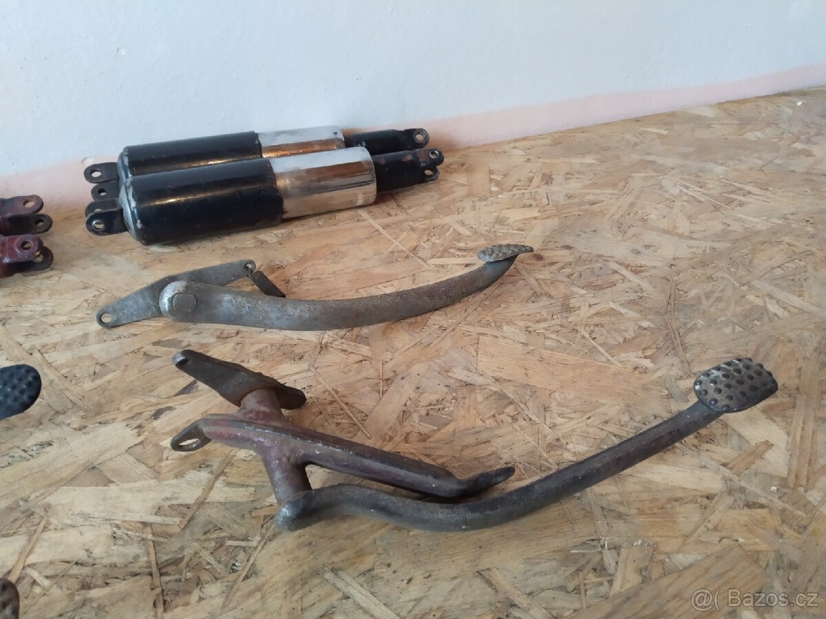 Jawa kývačka, panelka, ČZ - 9