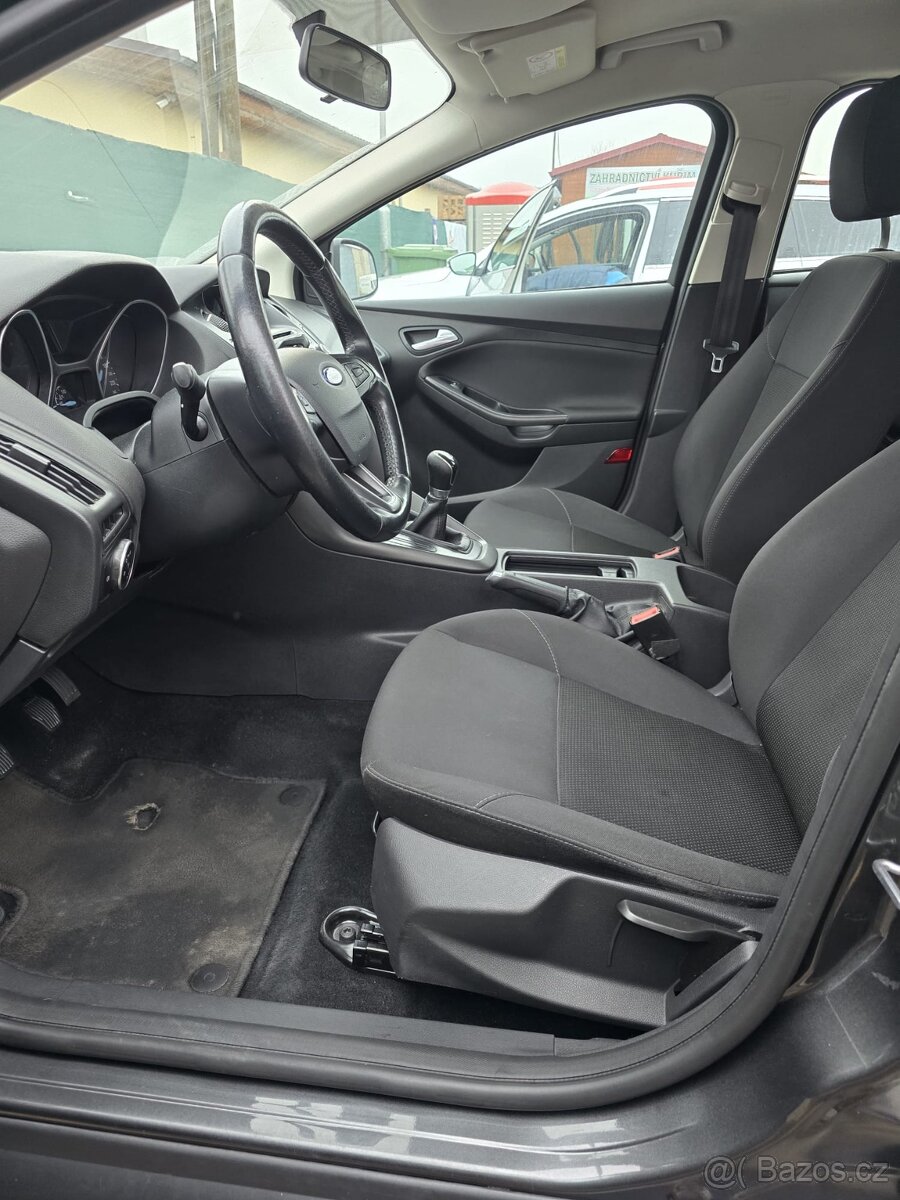 Focus 1.6 16V Ti-VCT - 9
