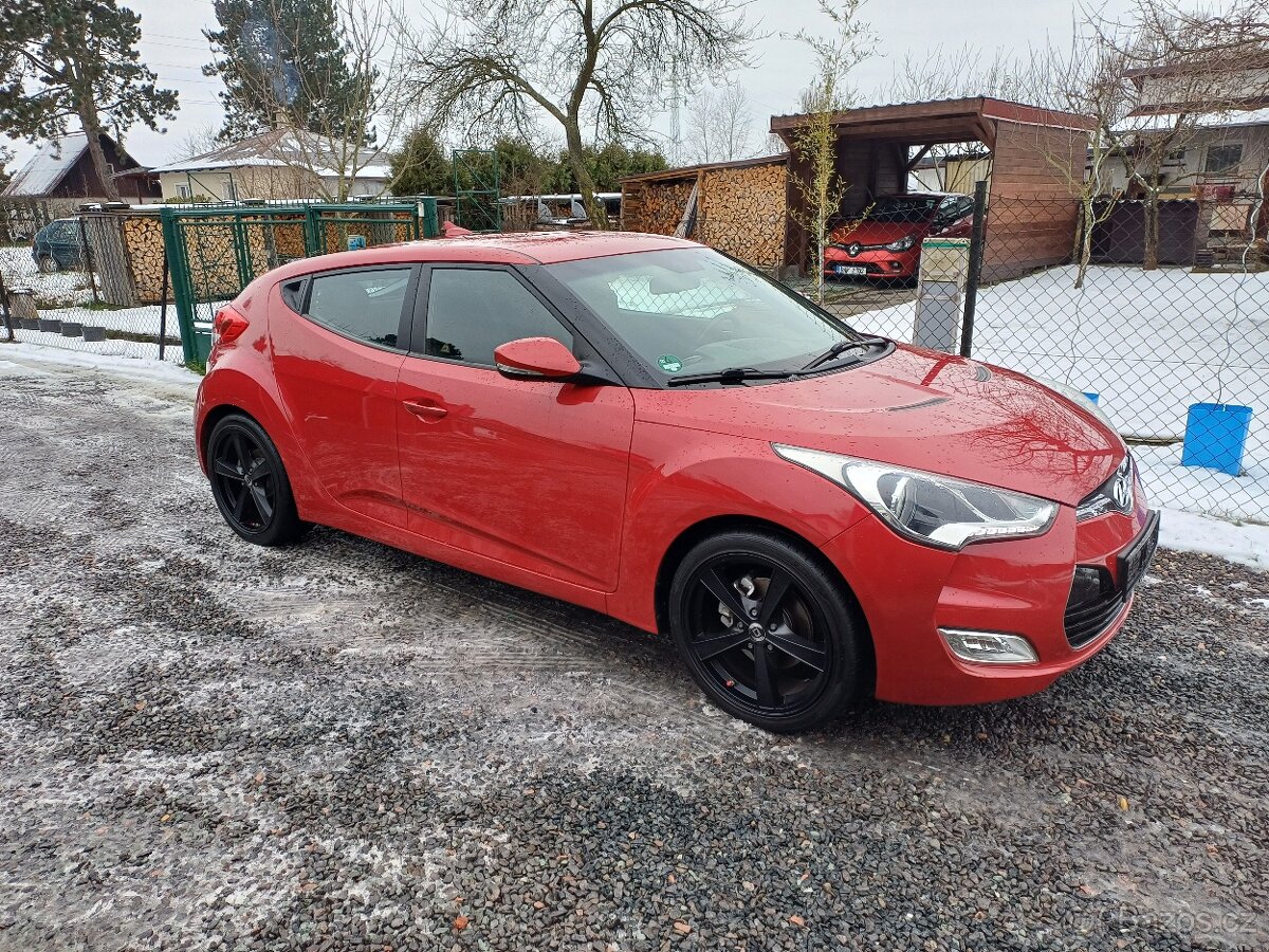 RARITKA Hyundai Veloster 1.6...71050km - 9