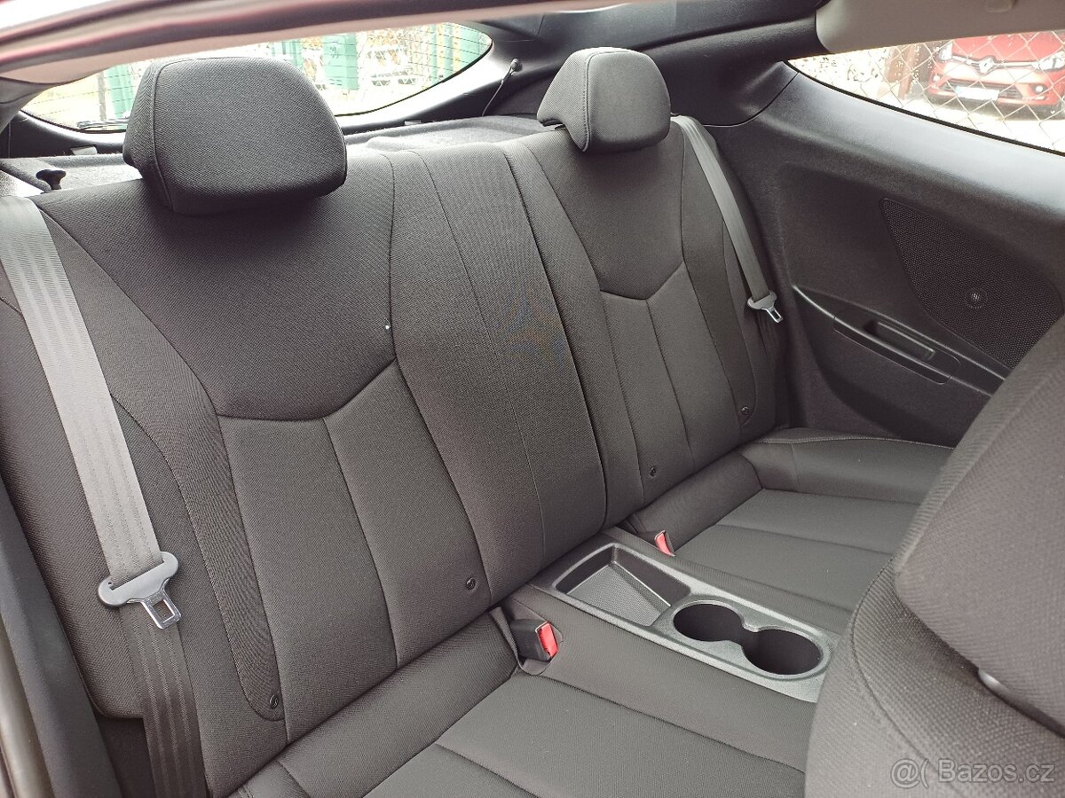 RARITKA Hyundai Veloster 1.6...71050km - 9