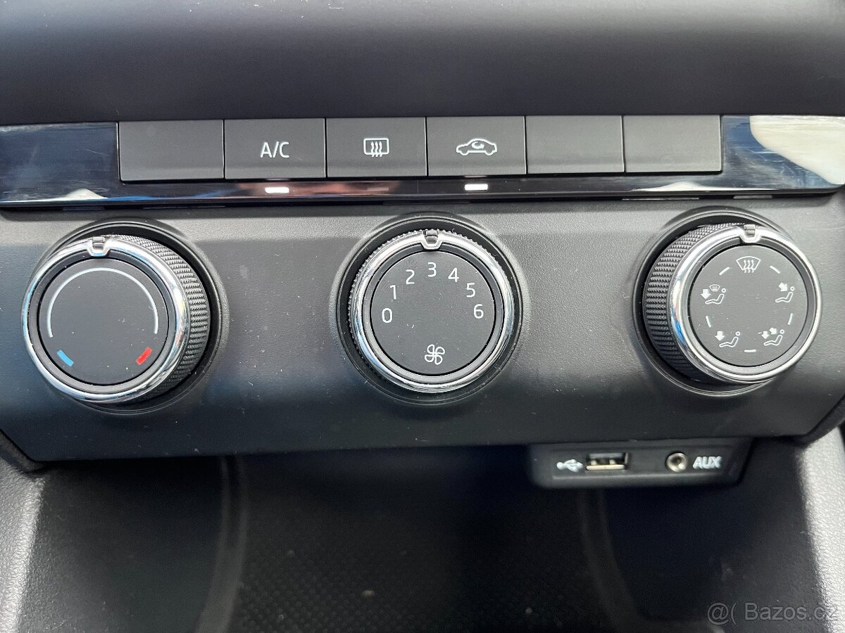 Škoda Octavia 1.2 TSi Serviska, Klimatizace - 9