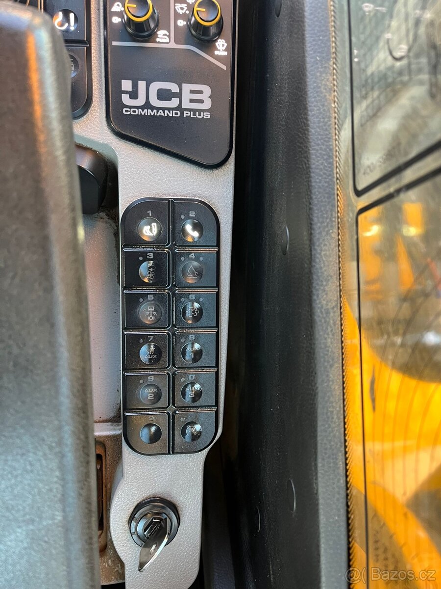 Pásové rypadlo JCB 220X LC - 9