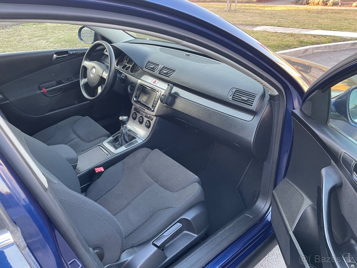 Volkswagen PassatB6 sedan 2.0 TDI - 9