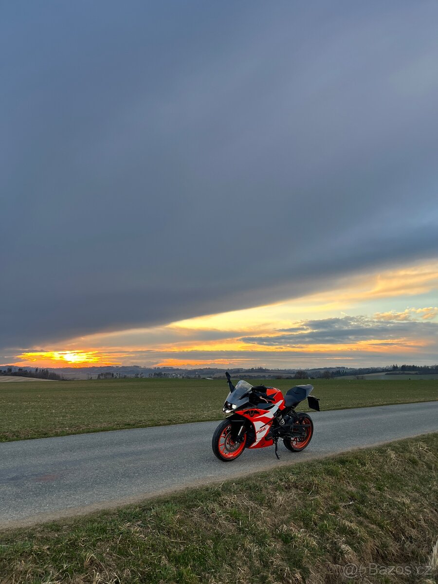 KTM RC 125 - 9