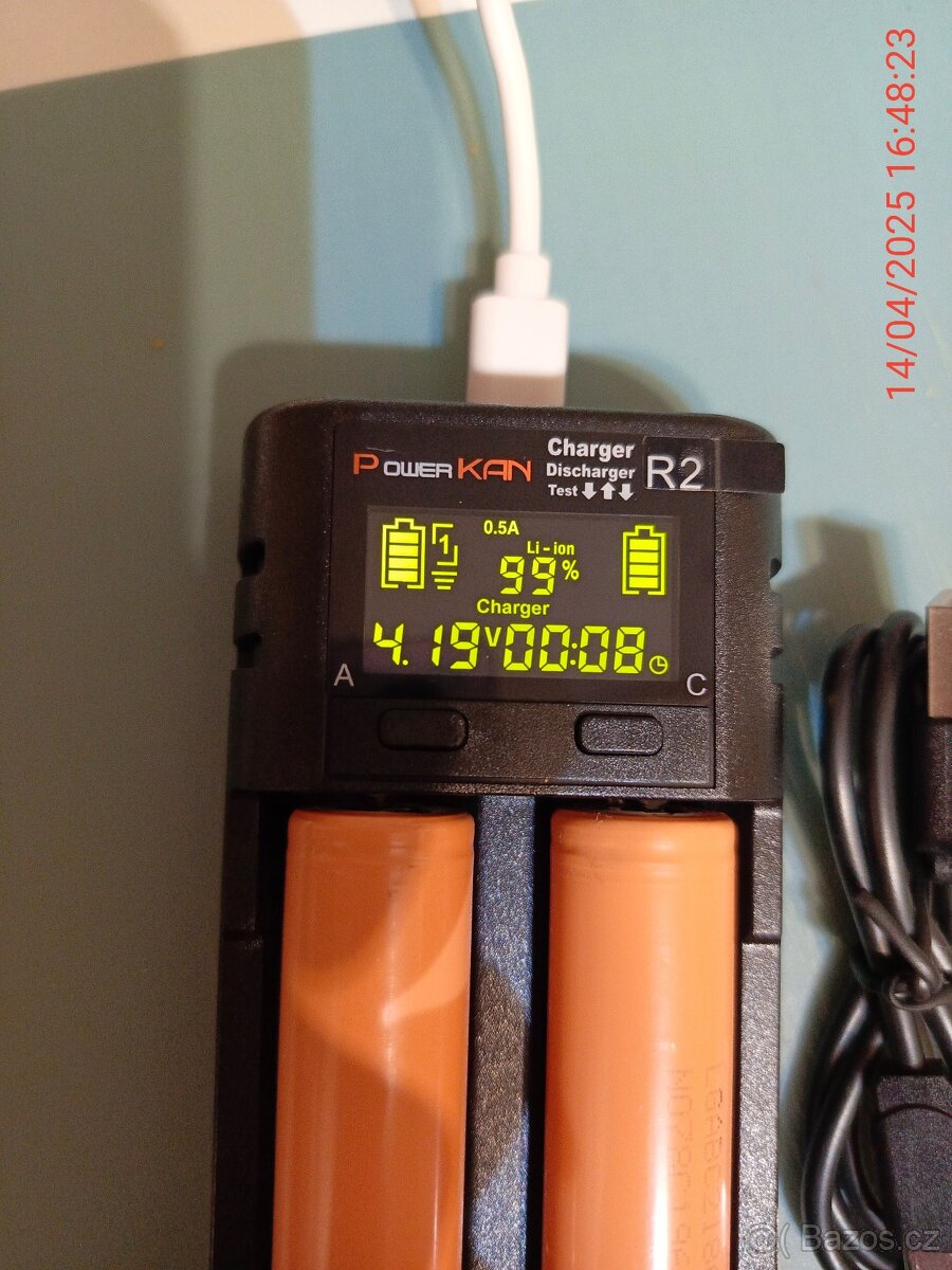 nabíječka univerzální - 9