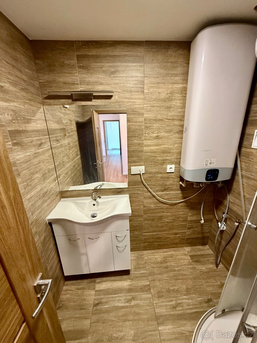 Pronájem nově zrekonstruovaného bytu 2+1 65 m² - Pravdova ul - 9