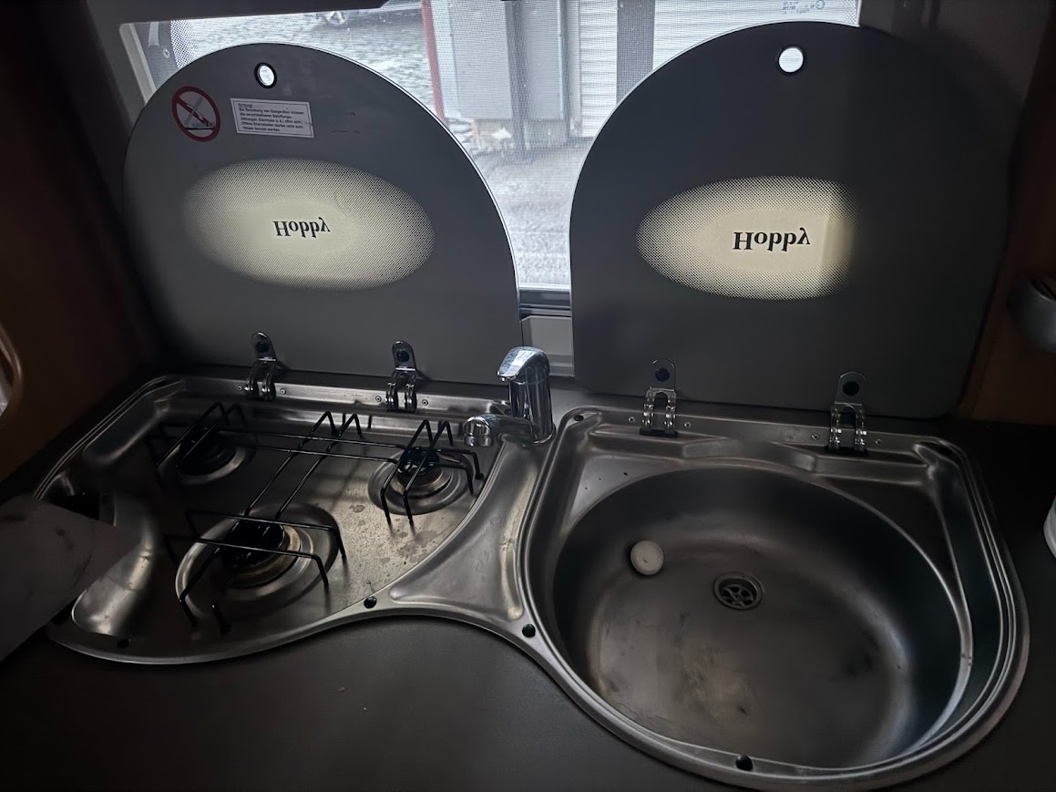 Prodám karavan Hobby DeLuxe 455 UF . Top stav - 9